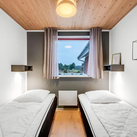 Large, Well-maintained Near Sondervig, With Activity Room, 6-person Outdoor Hot Tub And Sauna Сasa de vacaciones Ringkøbing