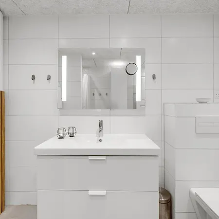Large, Well-maintained Near Sondervig, With Activity Room, 6-person Outdoor Hot Tub And Sauna * Ringkøbing
