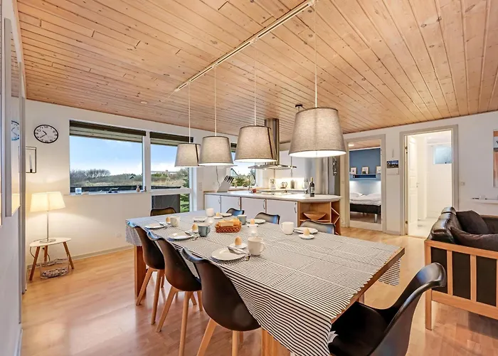 Semesterbostad Large, Well-maintained Near Sondervig, With Activity Room, 6-person Outdoor Hot Tub And Sauna *